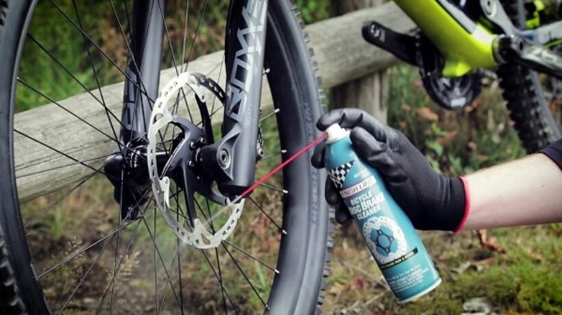 How to clean mountain bike disc brakes?